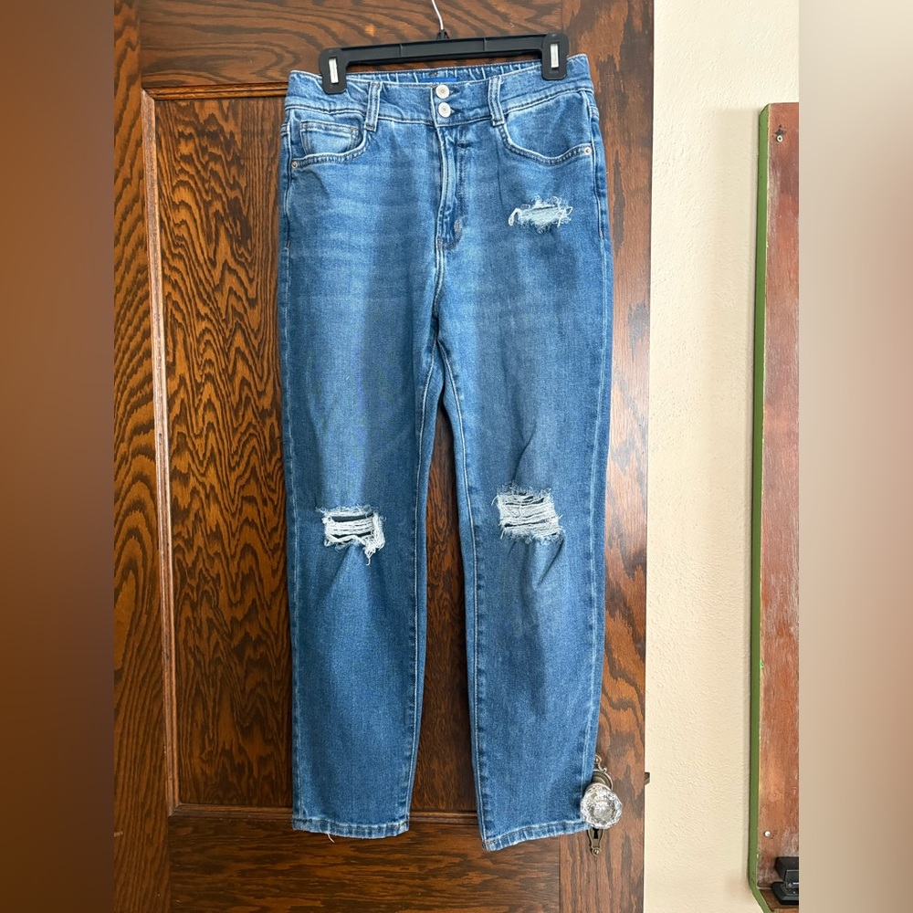Arizona Jean Co. Highest-Rise Mom Jeans – Size 7 – Distressed Blue Denim